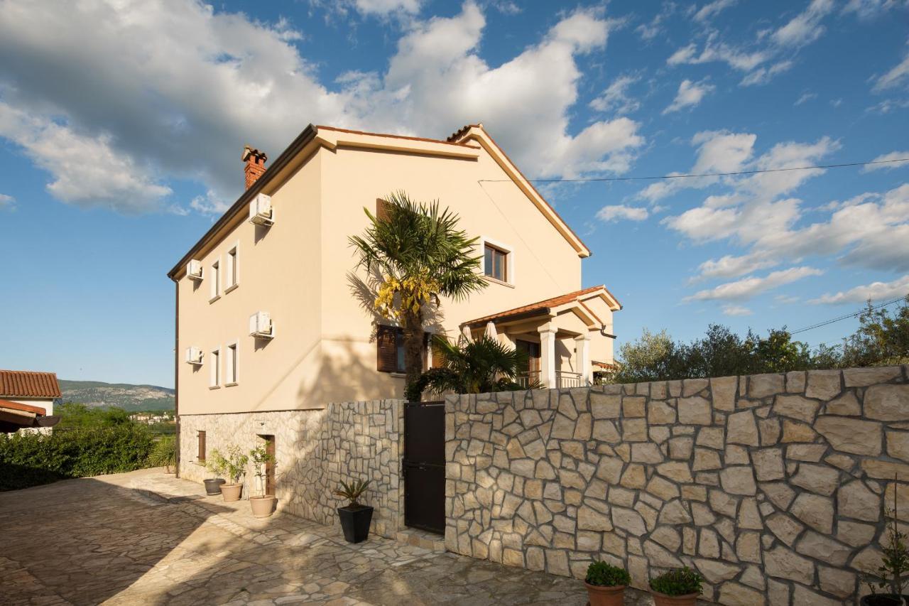 Villa Vesna With Sauna, Hot Tub Potpican Exterior photo